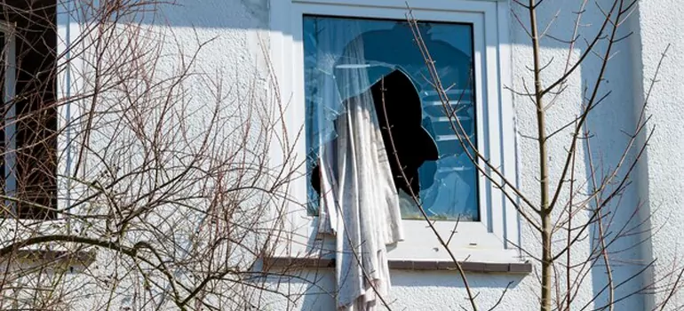 Storm Window Installation Contractors in Westchase, FL